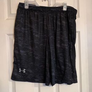 Under Armour loose fit athletic shorts - XL